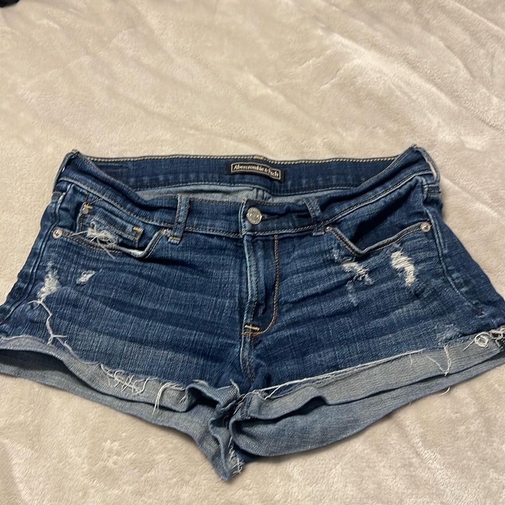 Dark Wash ripped denim jeans